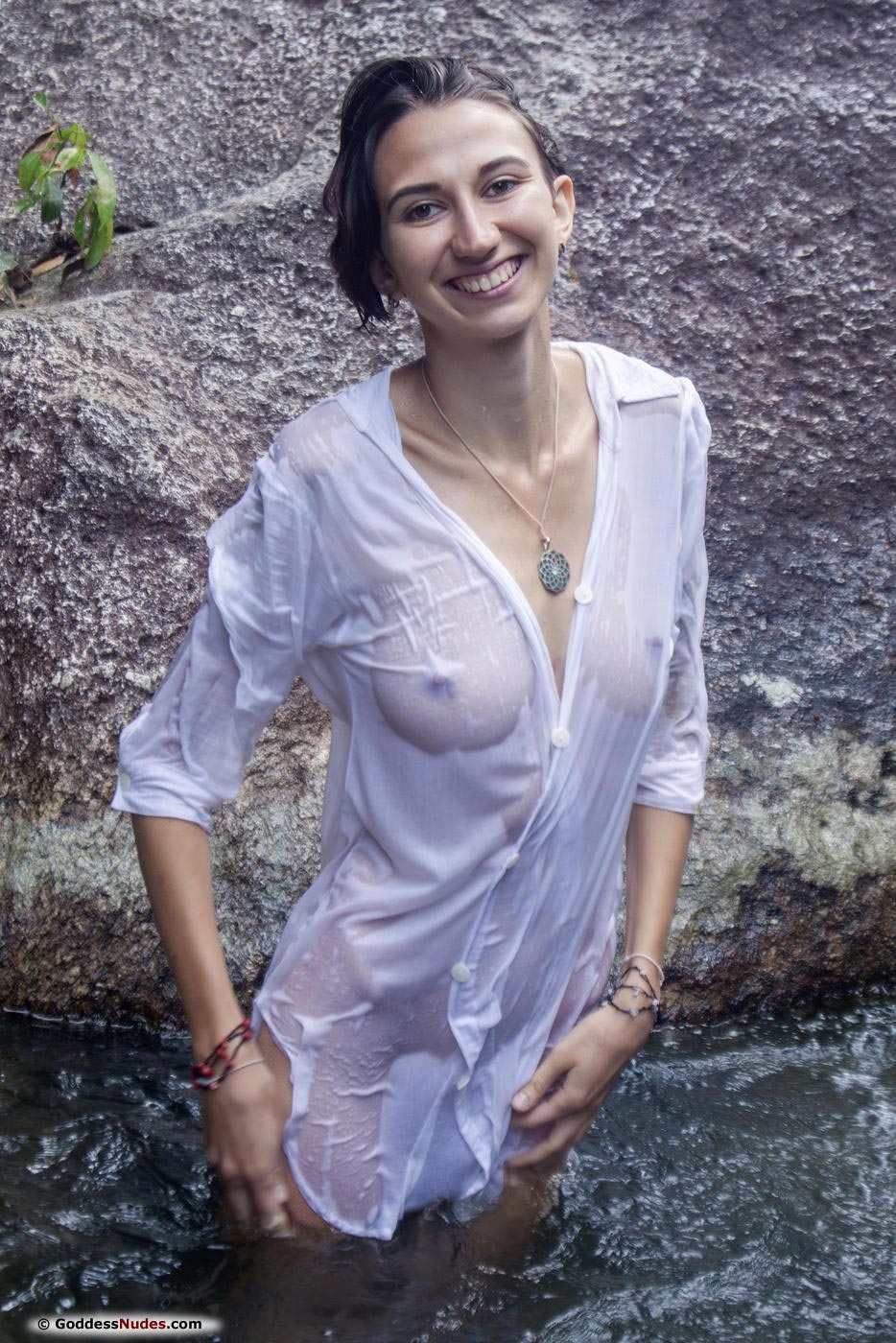 Alisa M Busty Wet Chick