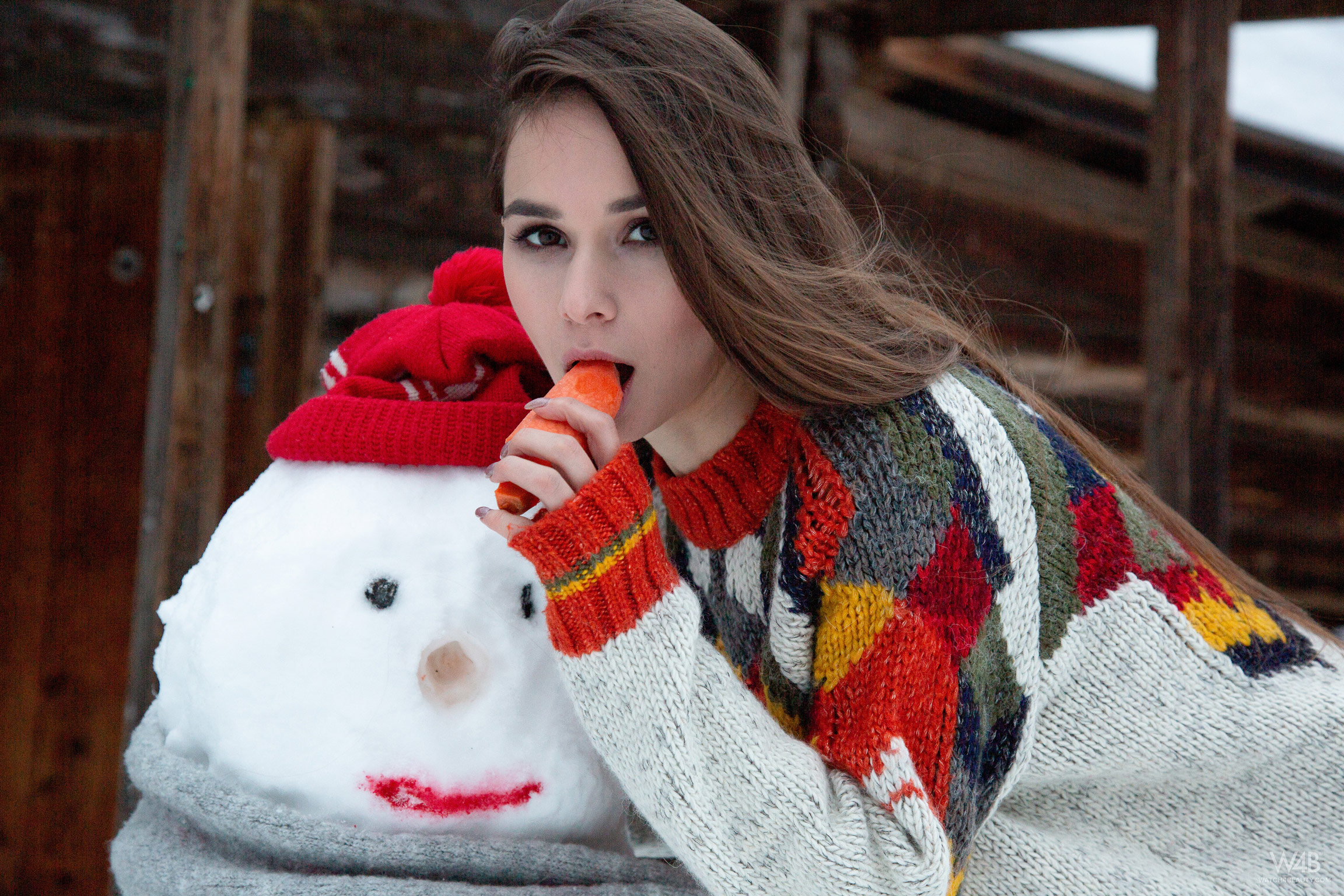 Leona Mia by the Snowman