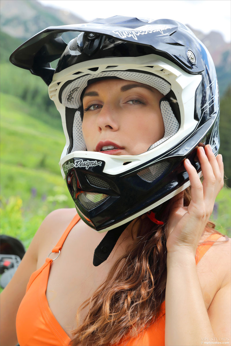 Elena Generi Loves Motocross