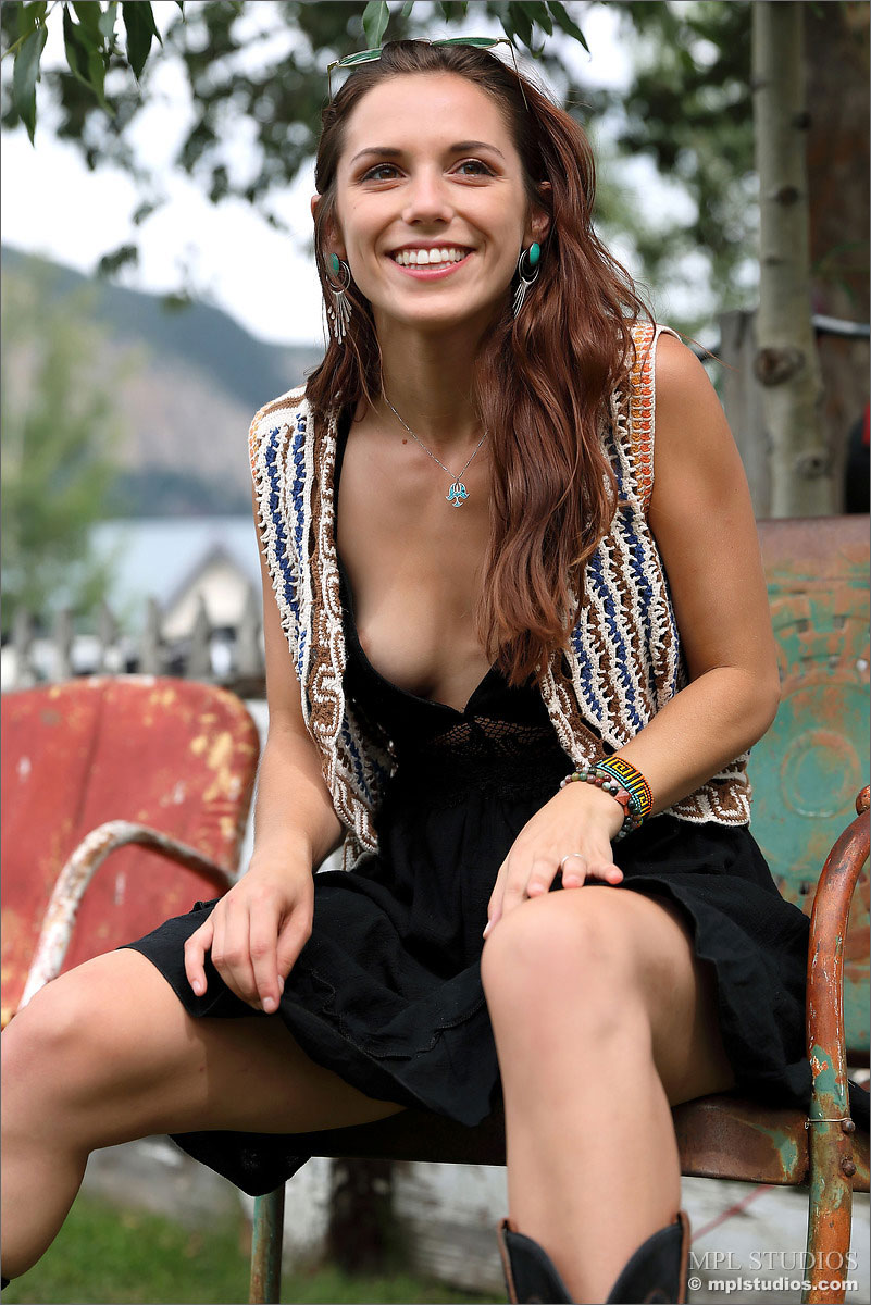 Elena Generi Hippie Girl