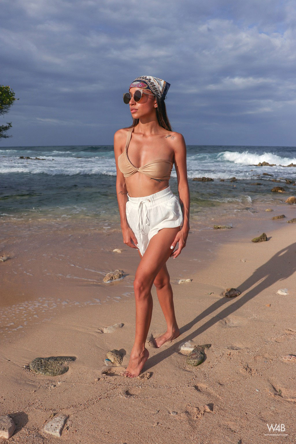 Camila Luna Exotic Beach Model