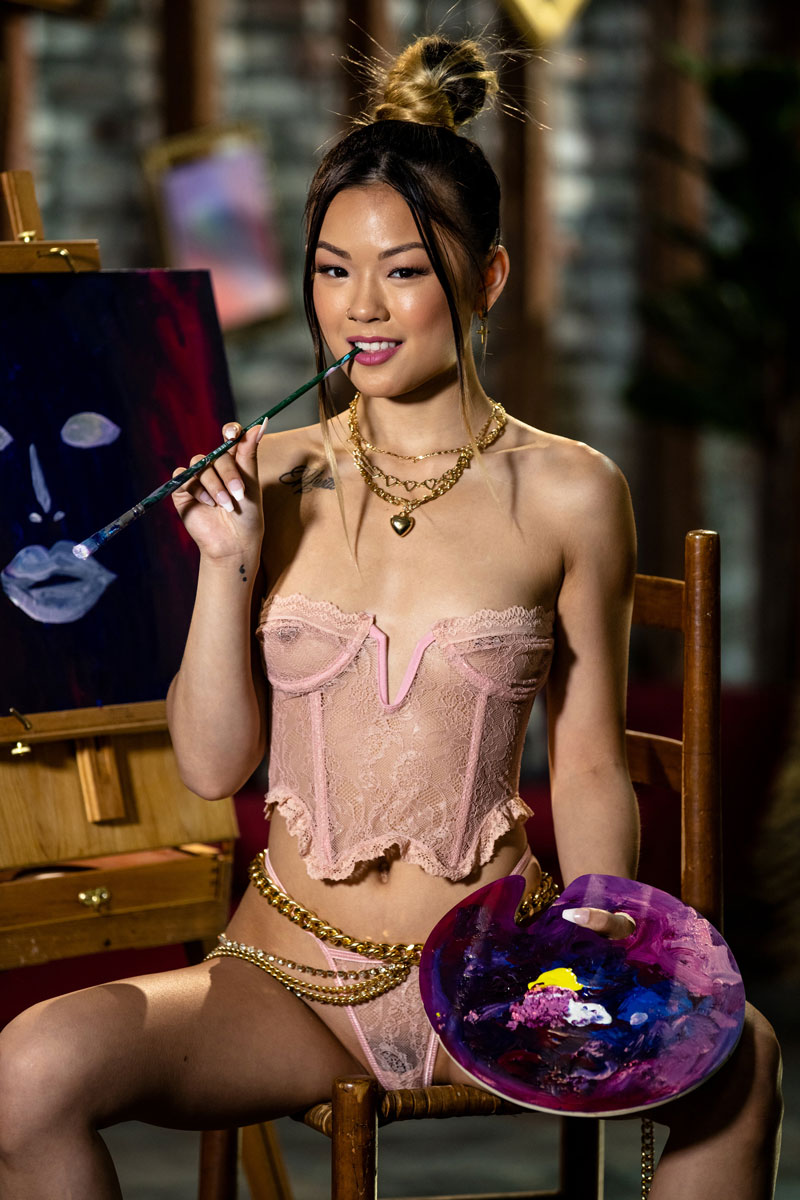 Lulu Chu Loves to Paint