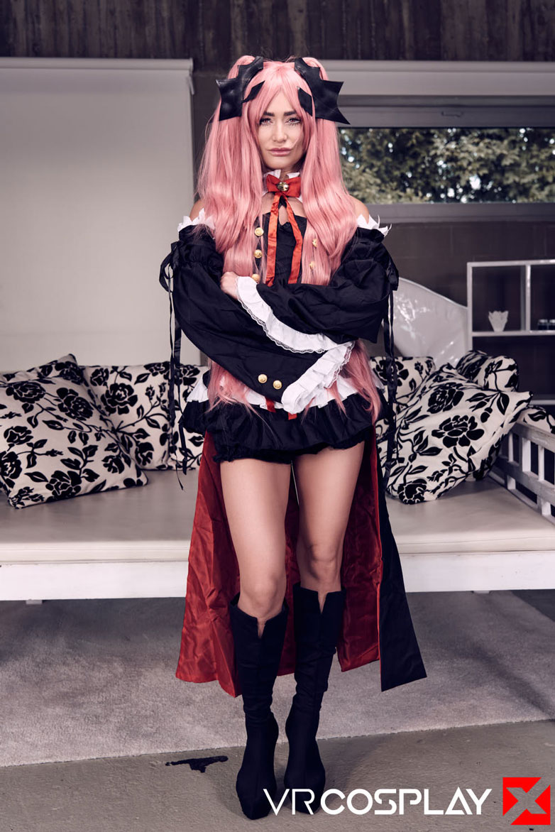 Sarah Sultry Krul Tepes Cosplay
