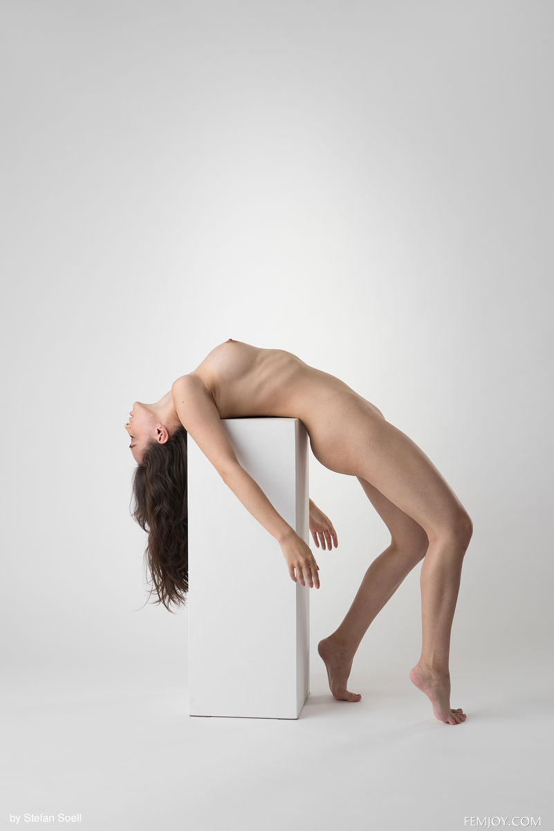 Olivia Linz Studio Nudes